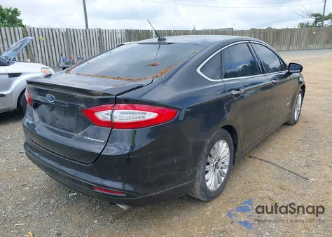 2014 Ford Fusion Energi Titanium from USA, damaged, VIN 3FA6P0SU8ER396231